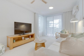 Luxurious 1-Bedroom Retreat in Heart of Broadbeach